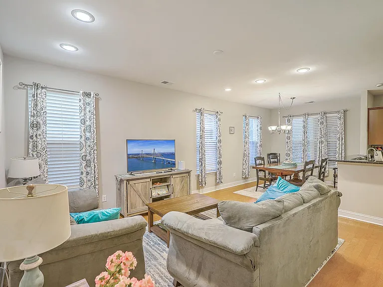 1114 Santa Elena Way — Photo 2