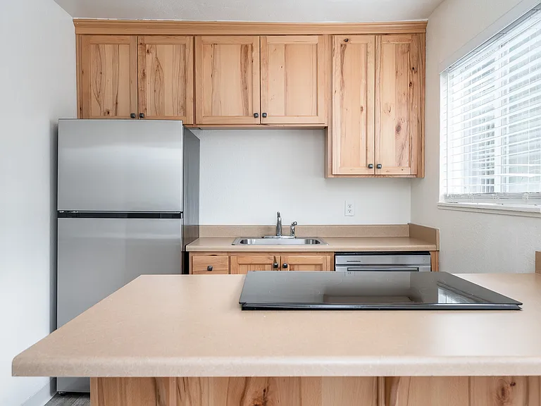 Creston Villa — Photo 15