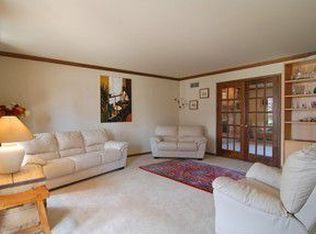 1425 Sequoia Rd, Naperville, IL 60540