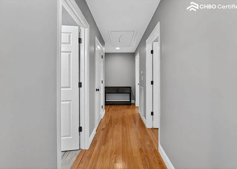 2136 Collins St — Photo 30