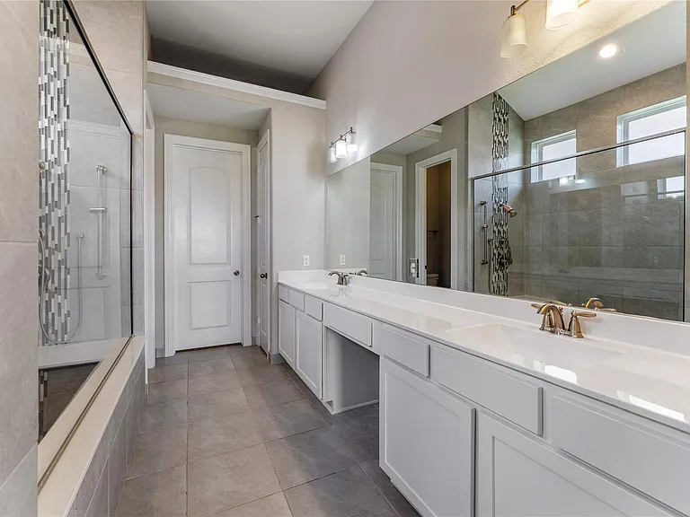 24014 Corinaldo Ct — Photo 33