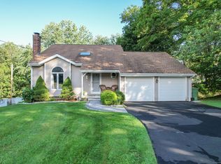 7 Watrous Farm Rd, Wallingford, CT 06492