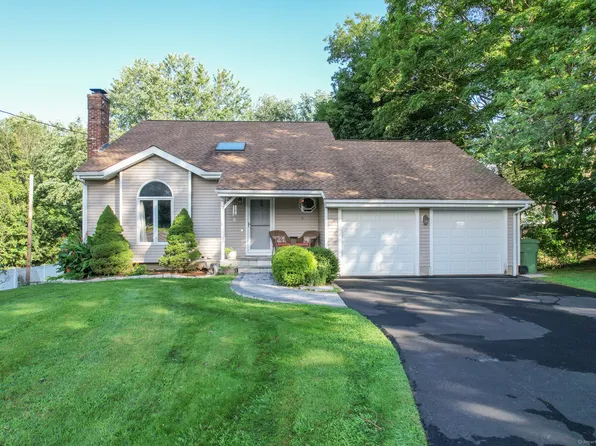 7 Watrous Farm Road, Wallingford, CT 06492