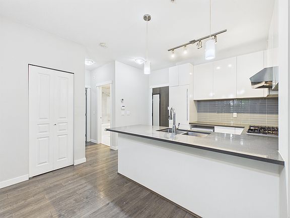 4th image of 9399 Alexandra Rd #118