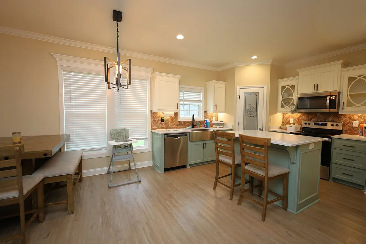 Building Photo - 3962 Bettys Pl