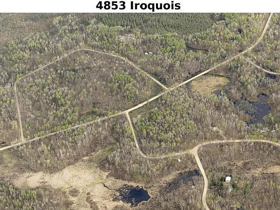 3rd image of 4853 Iroquois Loop