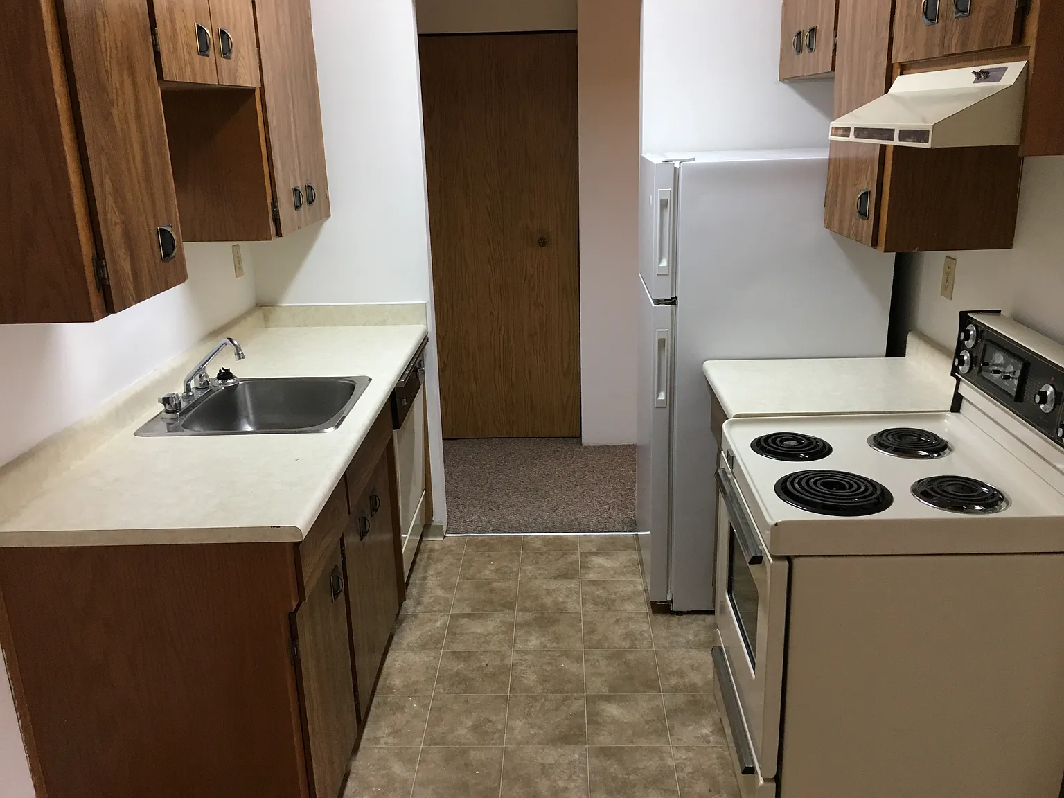 Mountain Ridge Apartments — Photo 4