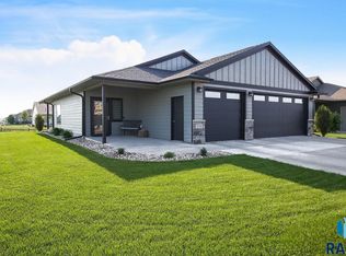 150 Devitt Dr, Harrisburg, SD 57032
