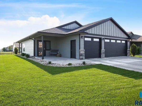 150 Devitt Dr, Harrisburg, SD 57032