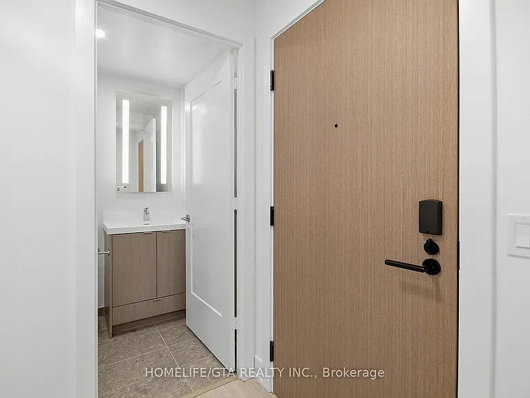 60 Central Park Dr #2104 — Photo 5