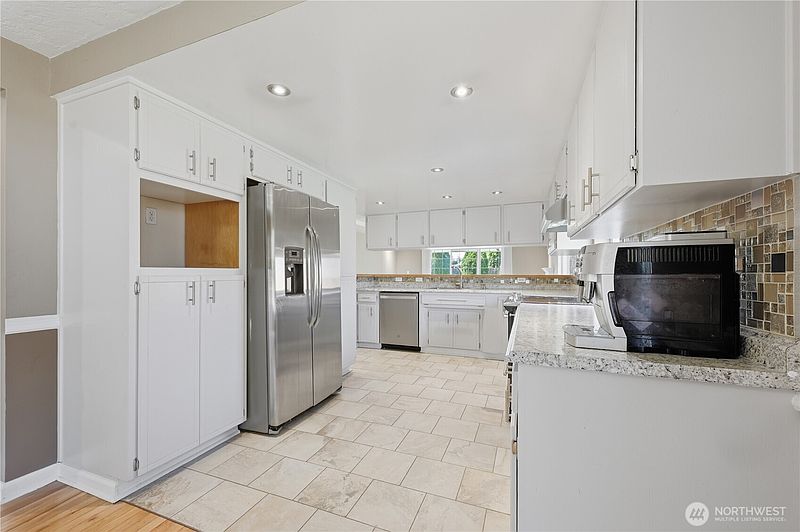 5th image of 11624 46th Avenue #D