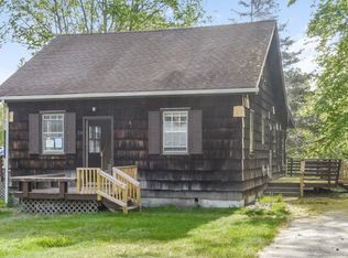 24 Bay Ave, Flanders, NY 11901