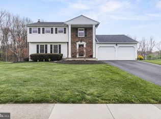 912 Piper Ln, Yardley, PA 19067