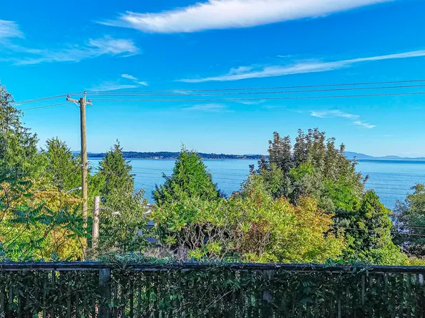 14249 Marine Dr, White Rock, BC V4B 1A9