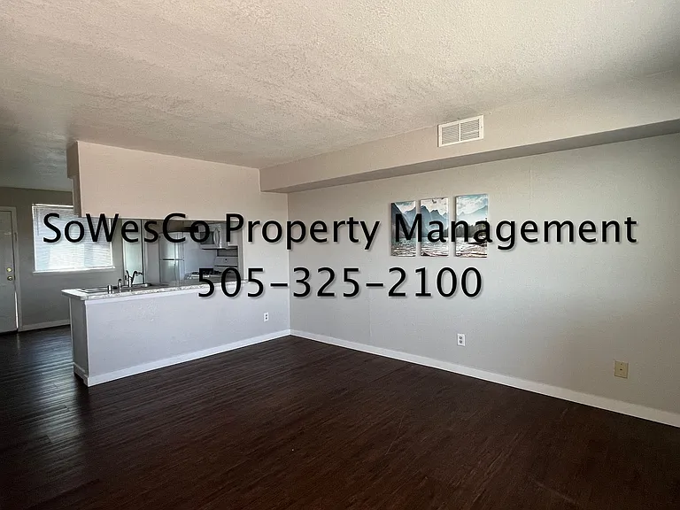 905 N Tucker — Photo 3