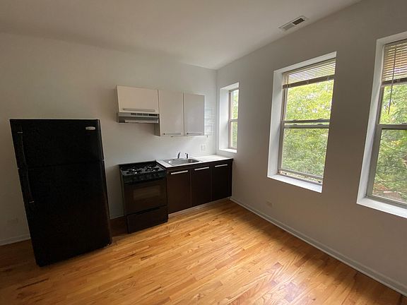 4th image of 5052 N Winthrop Ave APT 2
