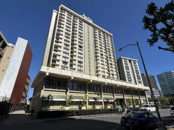 747 Amana St, Honolulu, HI