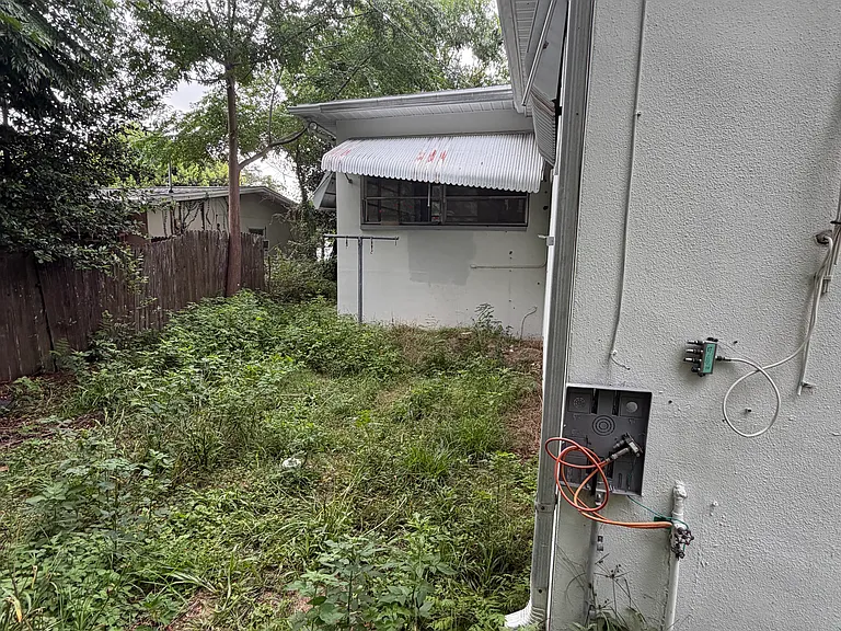 26 Beverly Hills Blvd — Photo 10