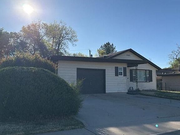 3rd image of 8 Loch Lomond Ln