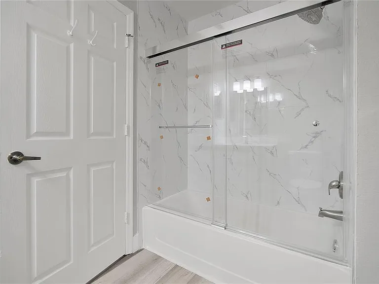 4007 Venetian Bay Dr #105 — Photo 20