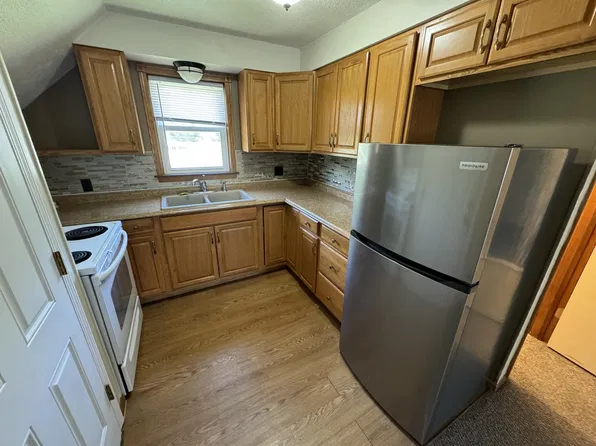 911 NW 8th St APT 3, Grand Rapids, MN 55744