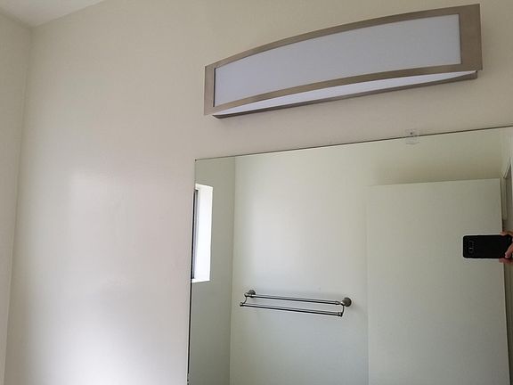 3rd image of 11230 Moorpark St #118