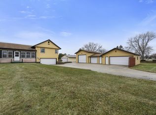 8207 Old Spring St, Racine, WI 53406