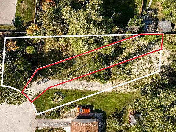 3rd image of 1075 Roosevelt Rd