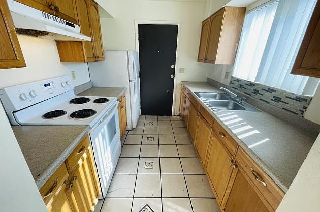 1st image of 1883 S San Jose Dr