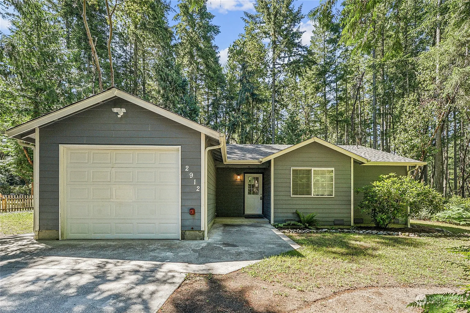 12912 Silver Drive photo 1