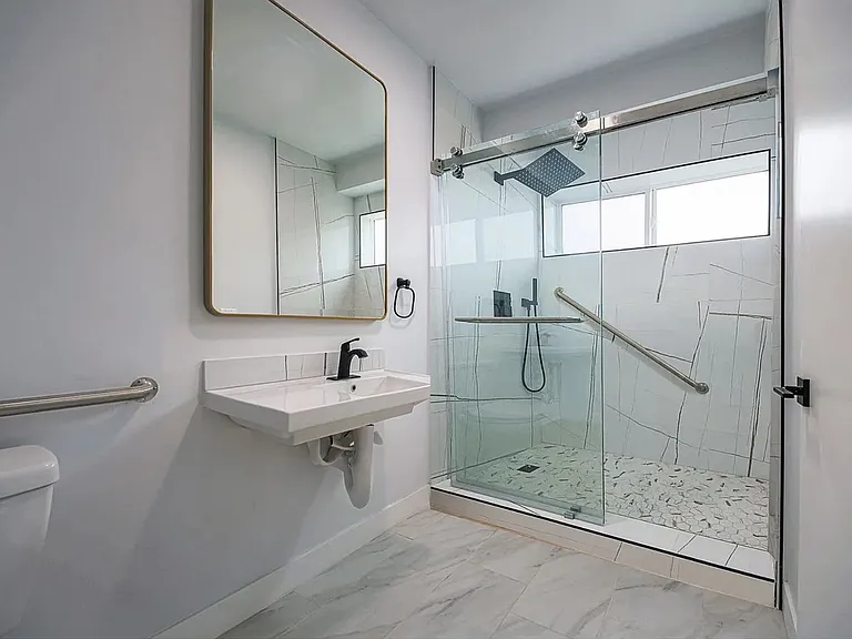 Cumpston Apartments — Photo 11