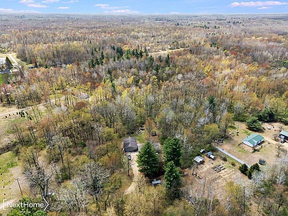 2nd image of 5720 Chambers Rd