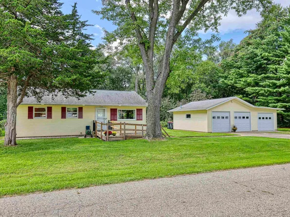 2012 S Terry Ct, Beloit, WI 53511