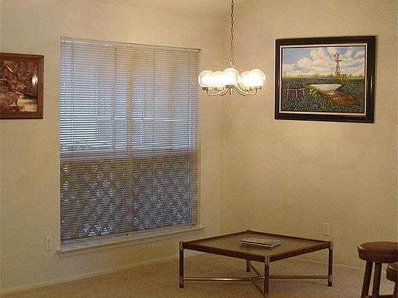 5th image of 2818 Pickett Dr