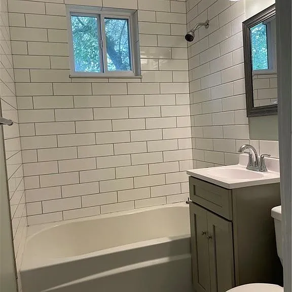 347 Douglas St — Photo 10
