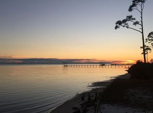 7105 N Shores Dr, Navarre, FL 32566
