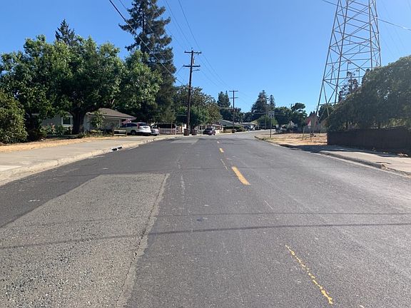 5th image of 528 Palm Ave