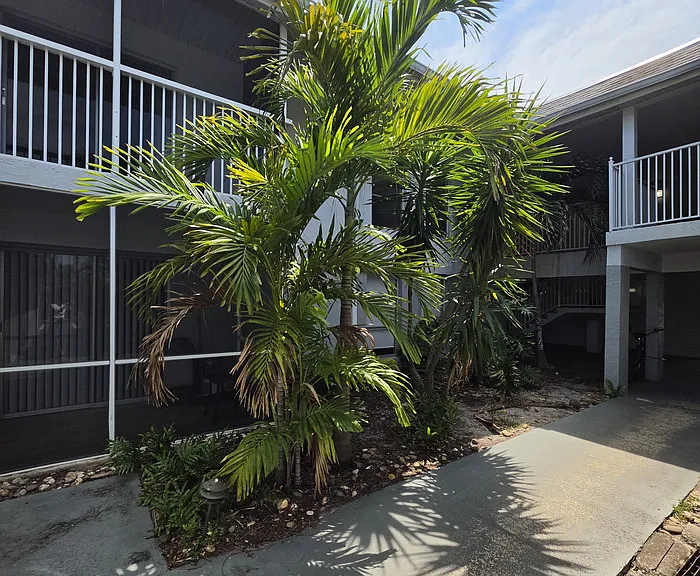 1849 Maravilla Ave #A14 — Photo 4
