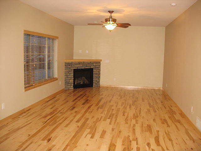 2nd image of 2051 Glen Oaks Rdg