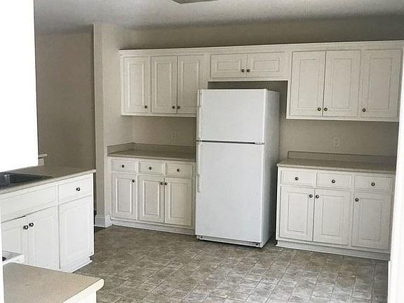 4th image of 212 Courtney Way #A