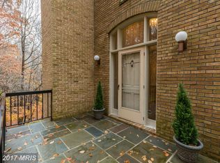 6111 Davenport Ter, Bethesda, MD 20817