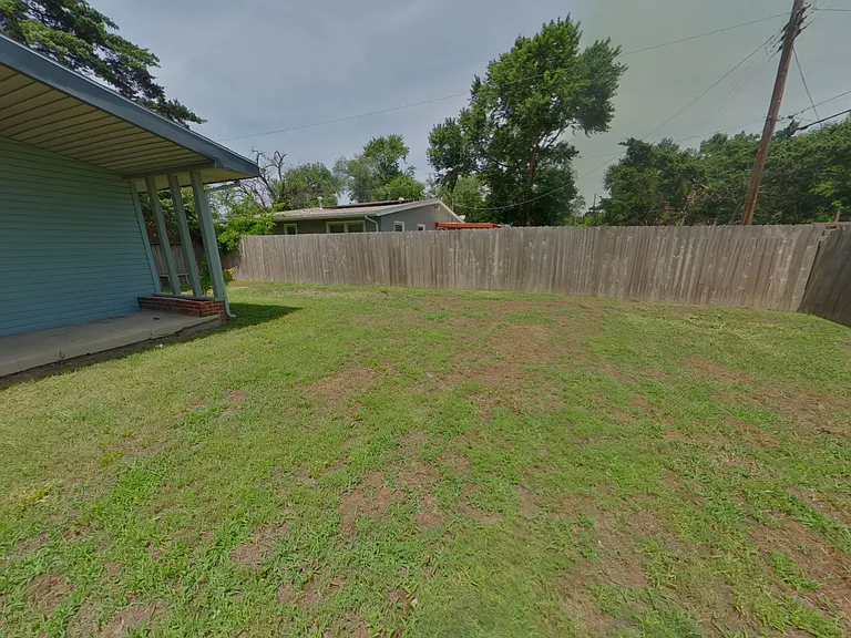 2520 N Perry Ave — Photo 15