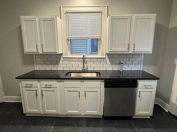 5th image of 2280 Indianola Ave