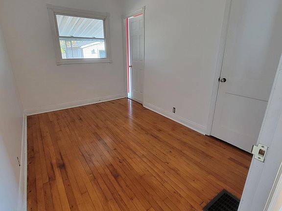 5th image of 1018 S Parker Dr