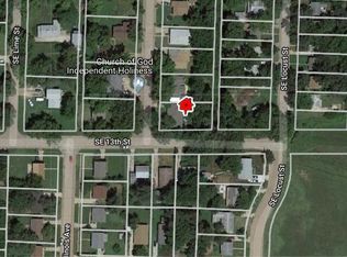 1242 SE Lawrence St, Topeka, KS 66607