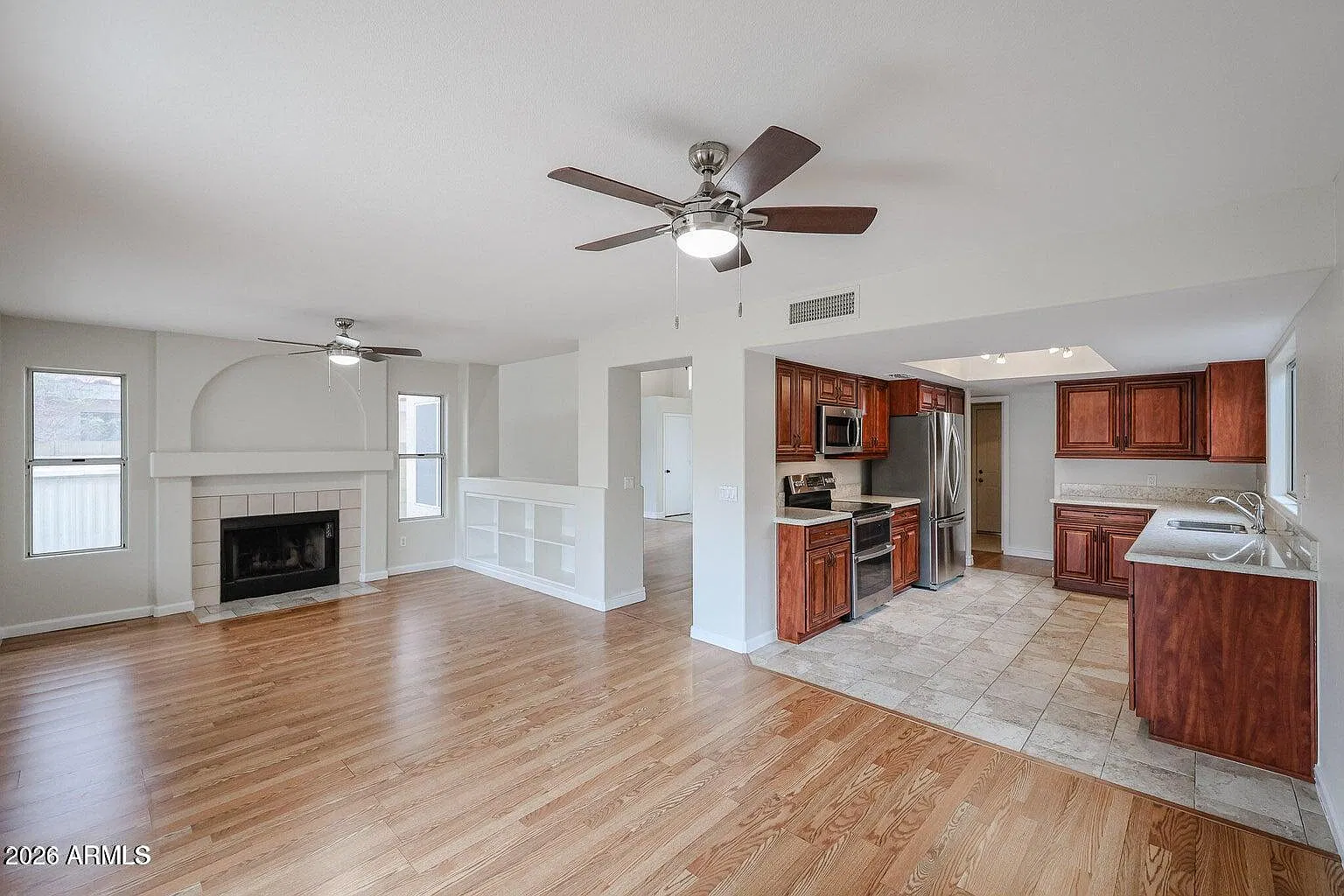 3 bed, 2.5 bath, 1880 sqft, $2,495 — Photo 1
