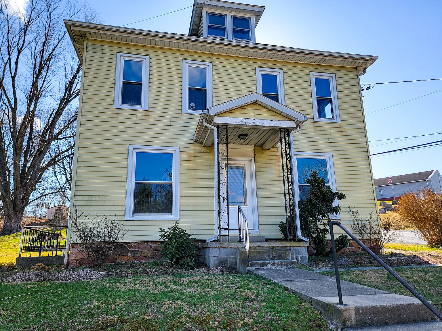 3 bed, 1.5 bath, 1568 sqft, $1,750 — Photo 2