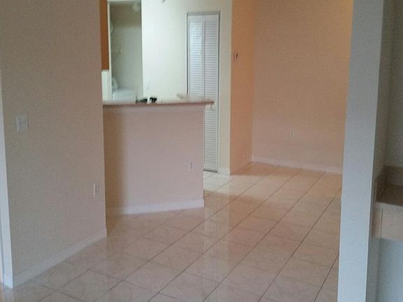 2nd image of 204 Belmont Ln #204