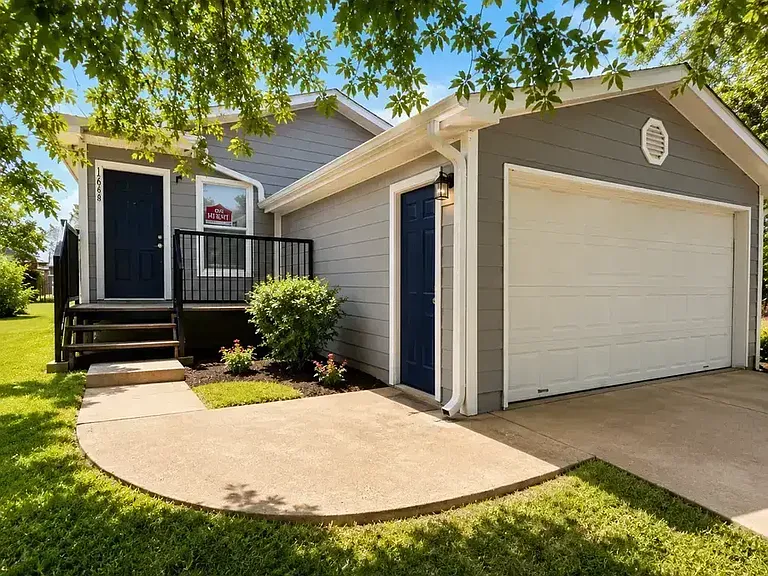 15858 Clarke Springs Dr #15858C — Photo 1