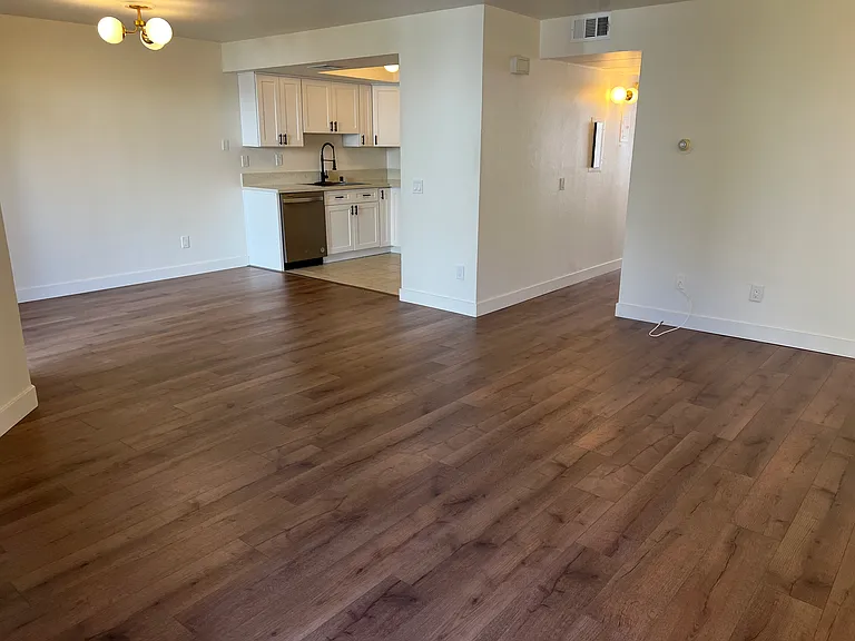 18408 Hatteras St — Photo 23